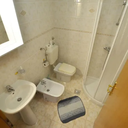 Sleek And Serene Flat And Guest house Rovinj