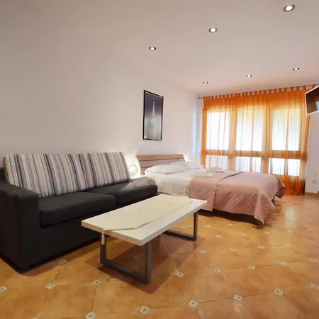 Gæstehus Sleek And Serene Flat And Rovinj