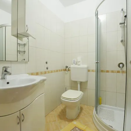 Casa de hóspedes Sleek And Serene Flat And Rovinj